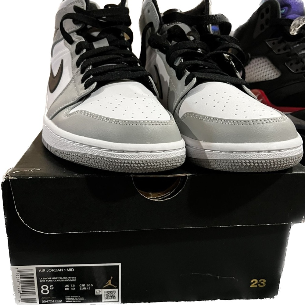 Air Jordan 1 Mid Light Smoke Grey (Brand New in box)